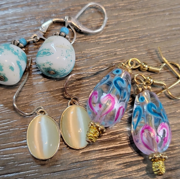 Vintage to Now Earrings Lot in Black Velvet Box 19 Pairs Costume Jewelry Bundle - Picture 4 of 15